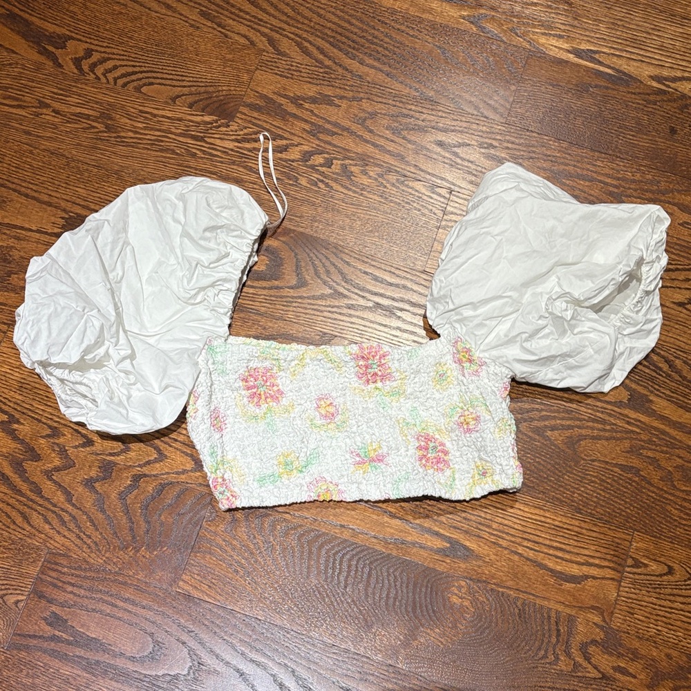 Puff sleeve crop top
